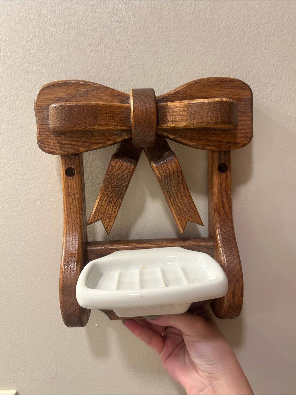 Oak Bow Wall-Mounted Soap Dish Holder with White Ceramic Tray